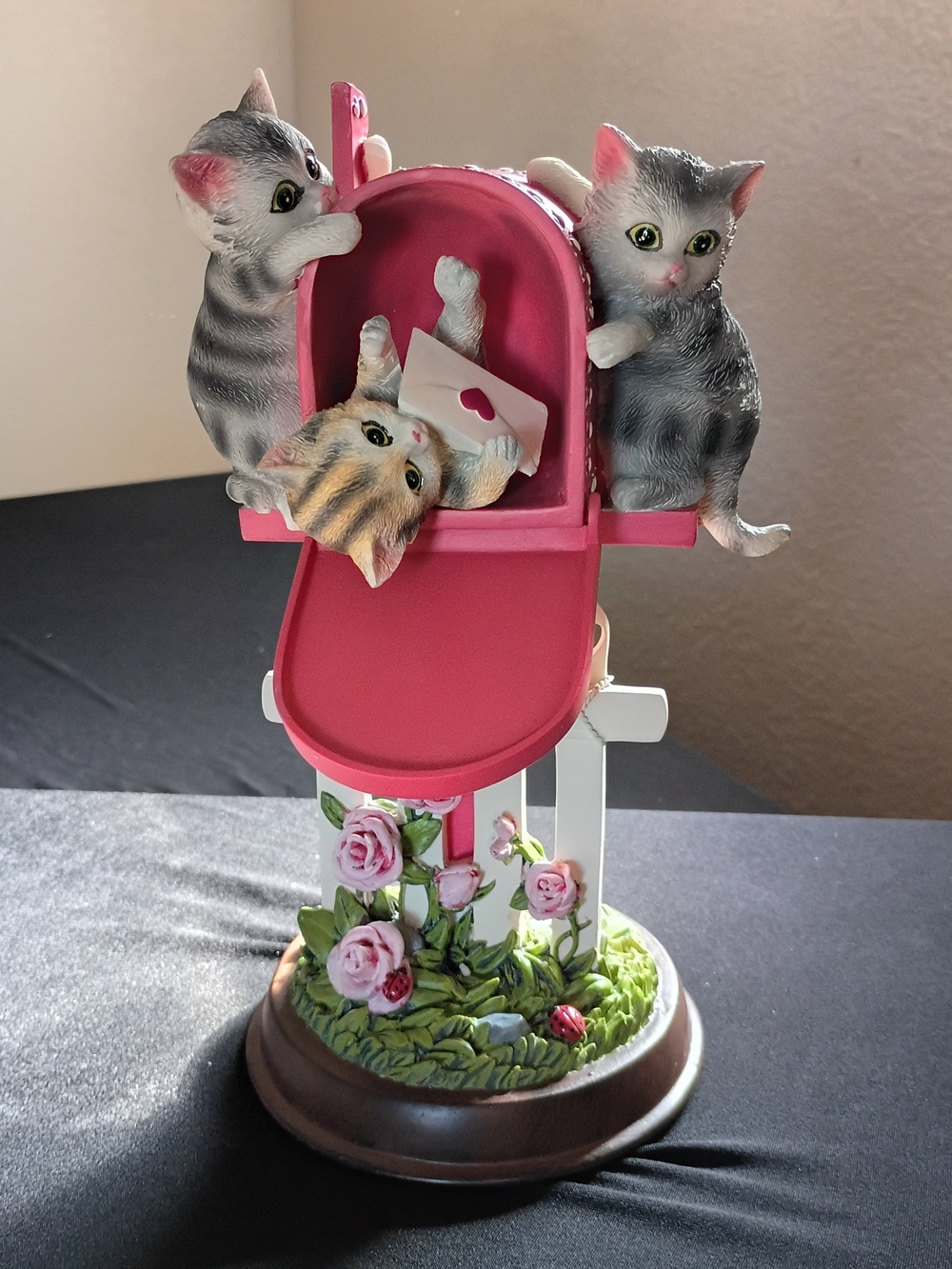 "Love Letters" kitten figurine by Bradford Exchange